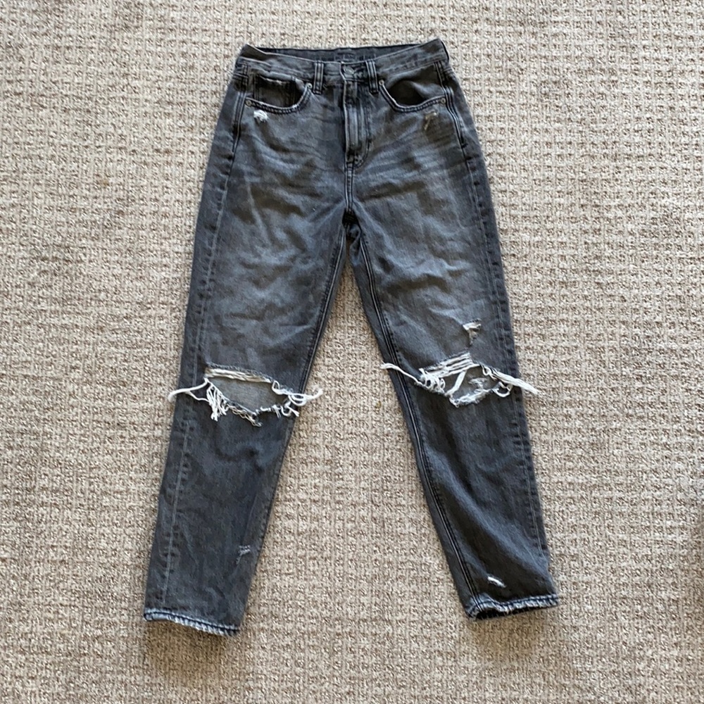 AE Ripped Mom Jean